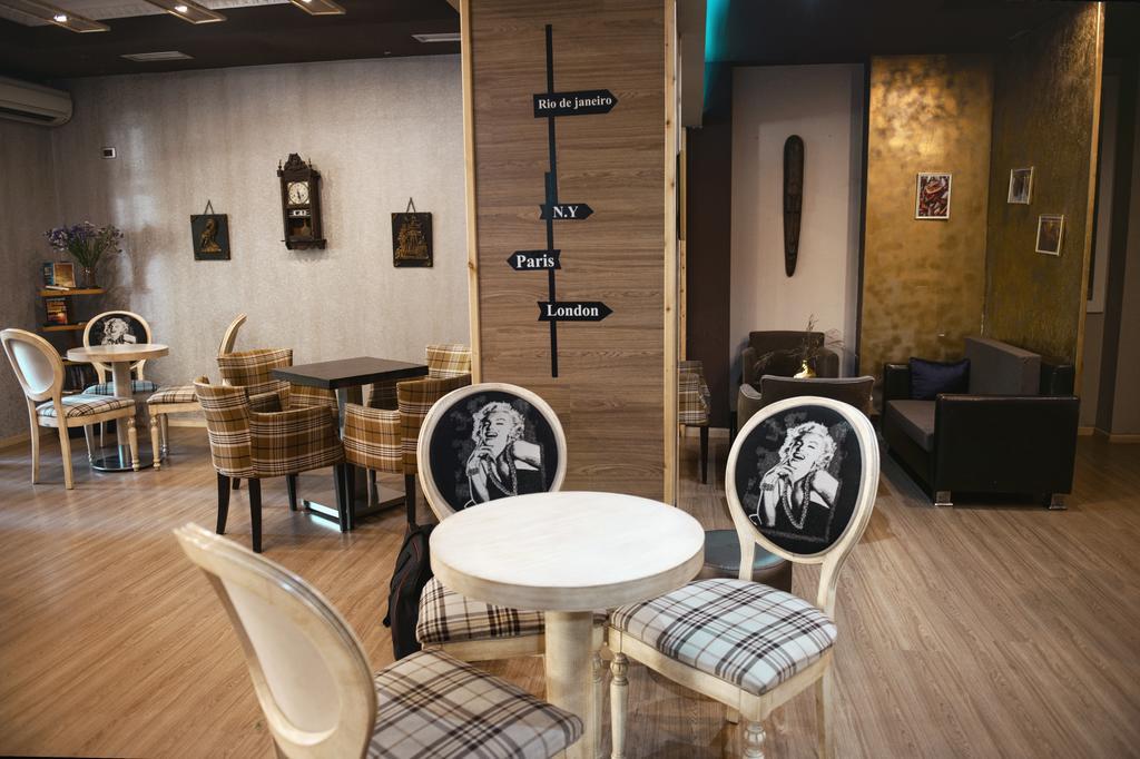 Hotel Eagle تيرانا الغرفة الصورة