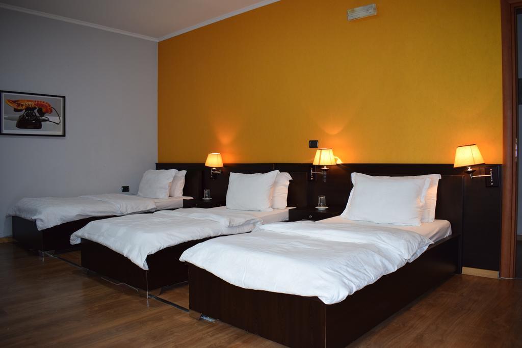 Hotel Eagle تيرانا المظهر الخارجي الصورة